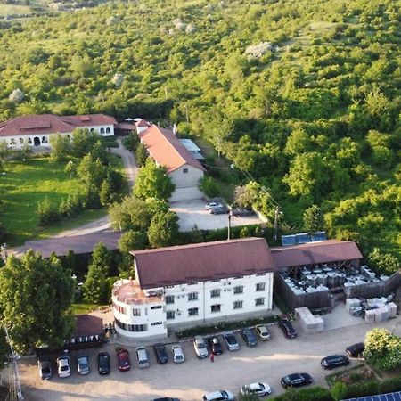 Casa Colinelor Hotel Urlati Exterior foto