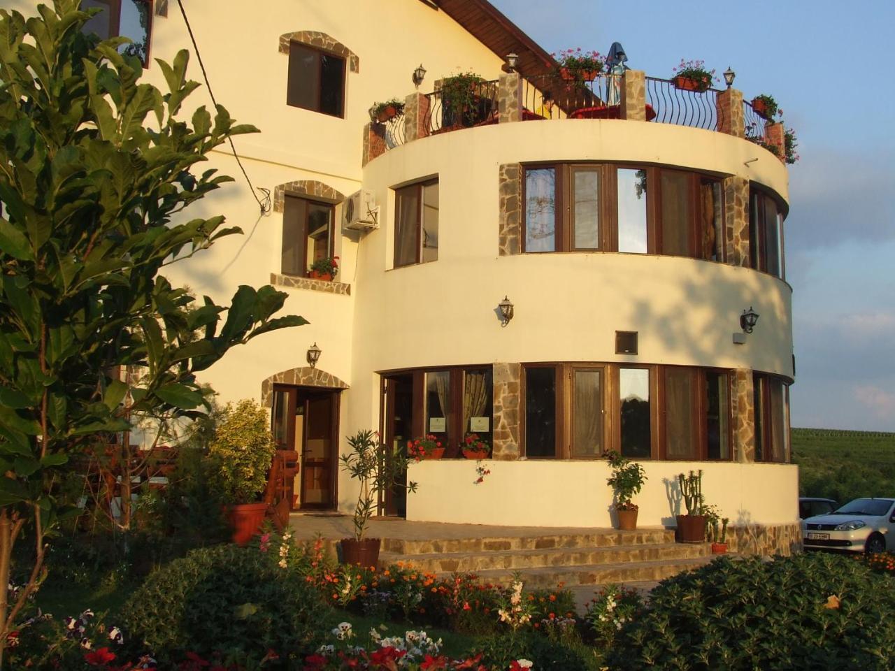 Casa Colinelor Hotel Urlati Exterior foto